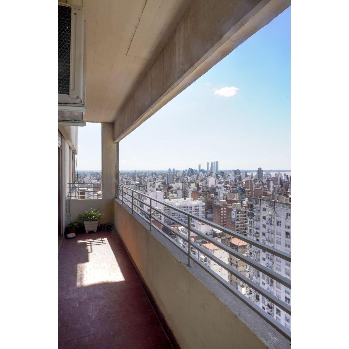 Departamento de 4 Dorm. con Cochera - Vista Parcial Al Río 5