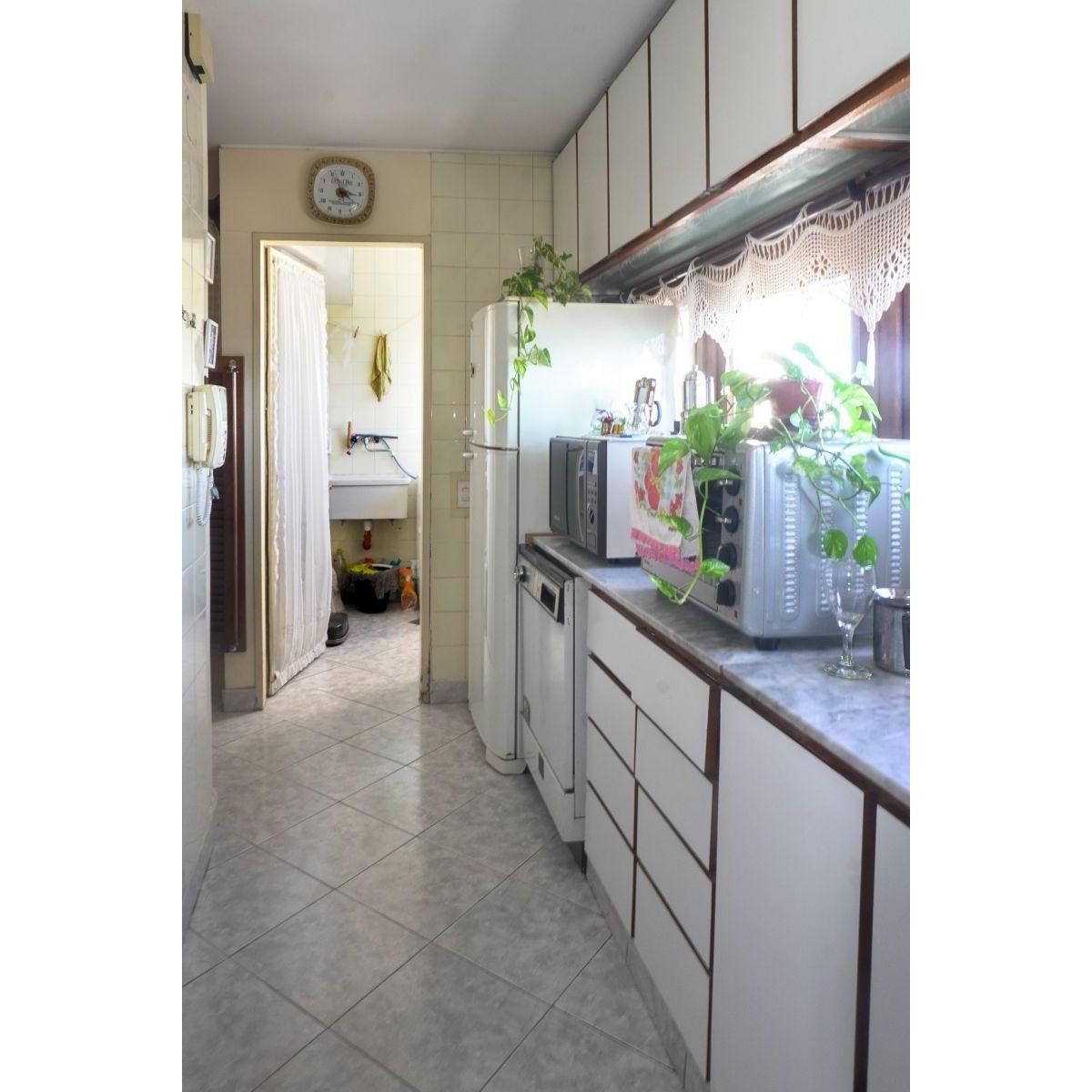 Departamento de 4 Dorm. con Cochera - Vista Parcial Al Río 4