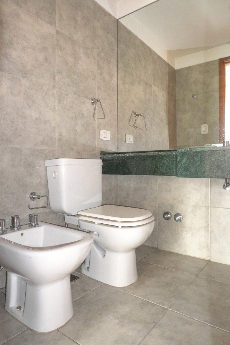 Venta. Departamento 2 Dorm.. 2 Baños. Cochera 5