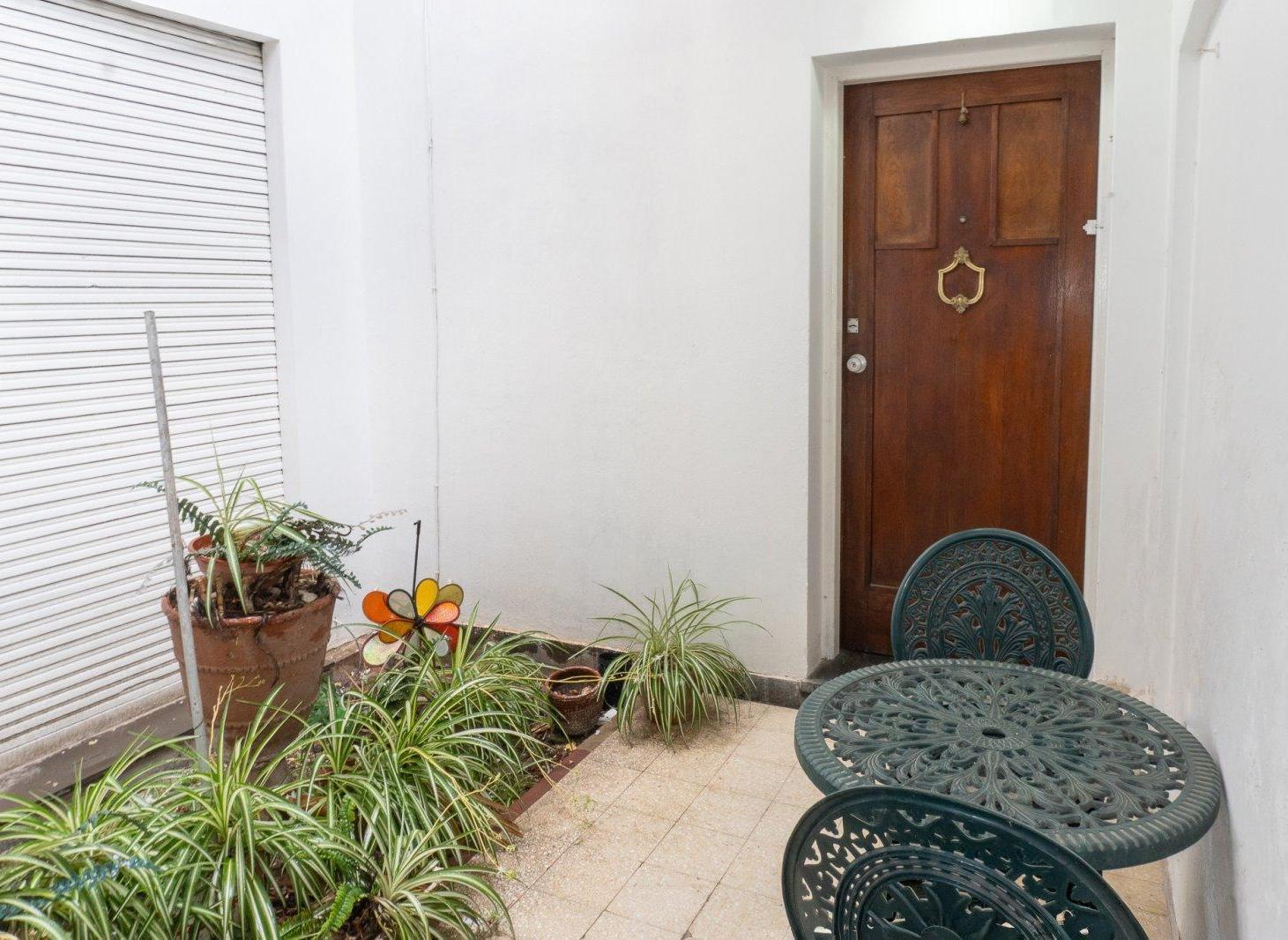CASA INTERNA 3 DORMITORIOS CON PATIO Y TERRAZA- AV. PELLEGRINI 1100