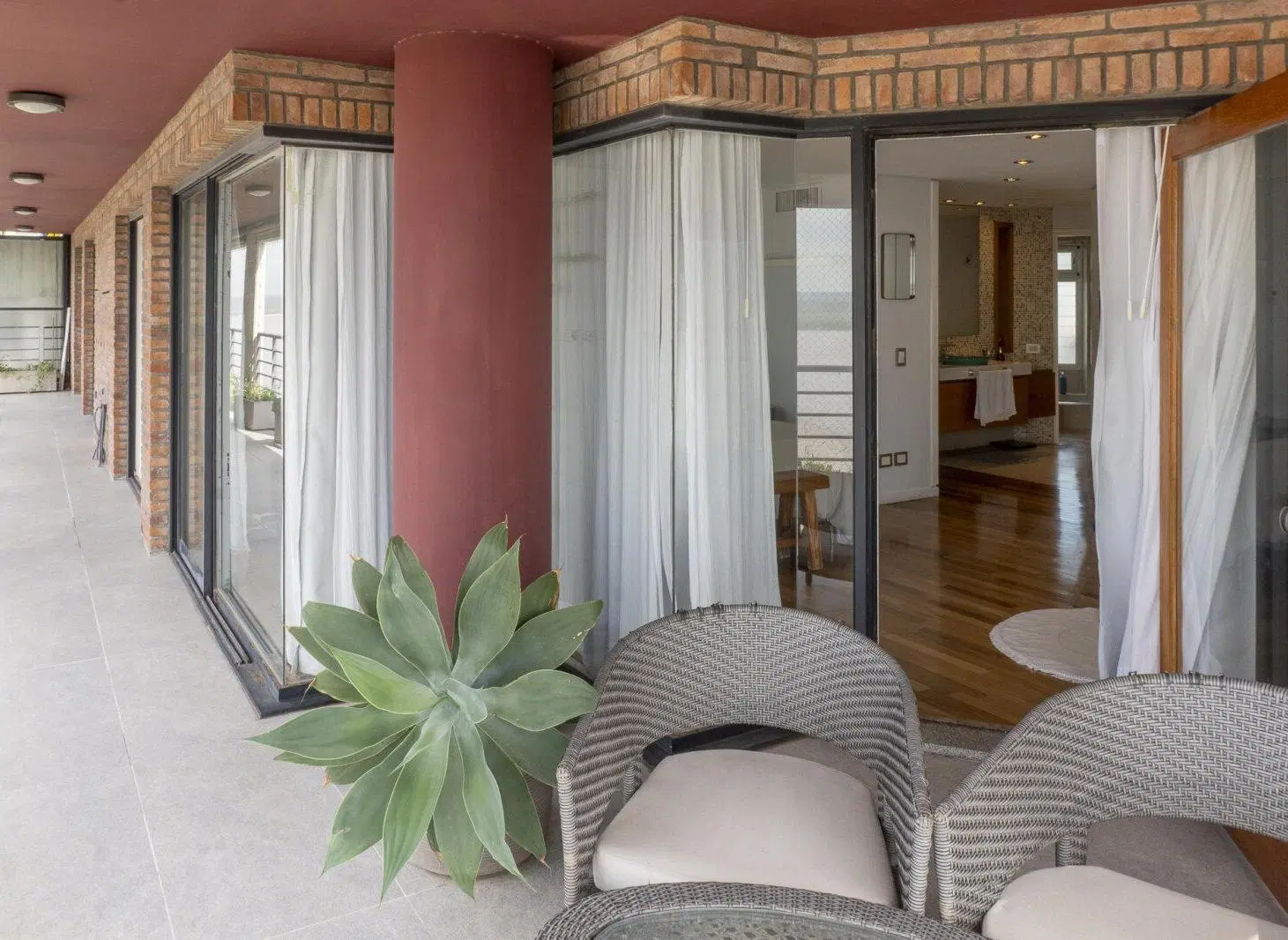 Venta Departamento Duplex frente al rio Av Libertad 84 3