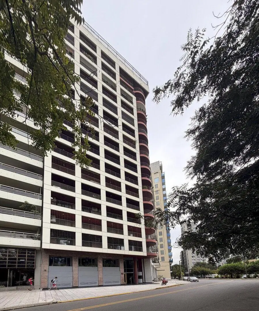 Venta Departamento Duplex frente al rio Av Libertad 84 1