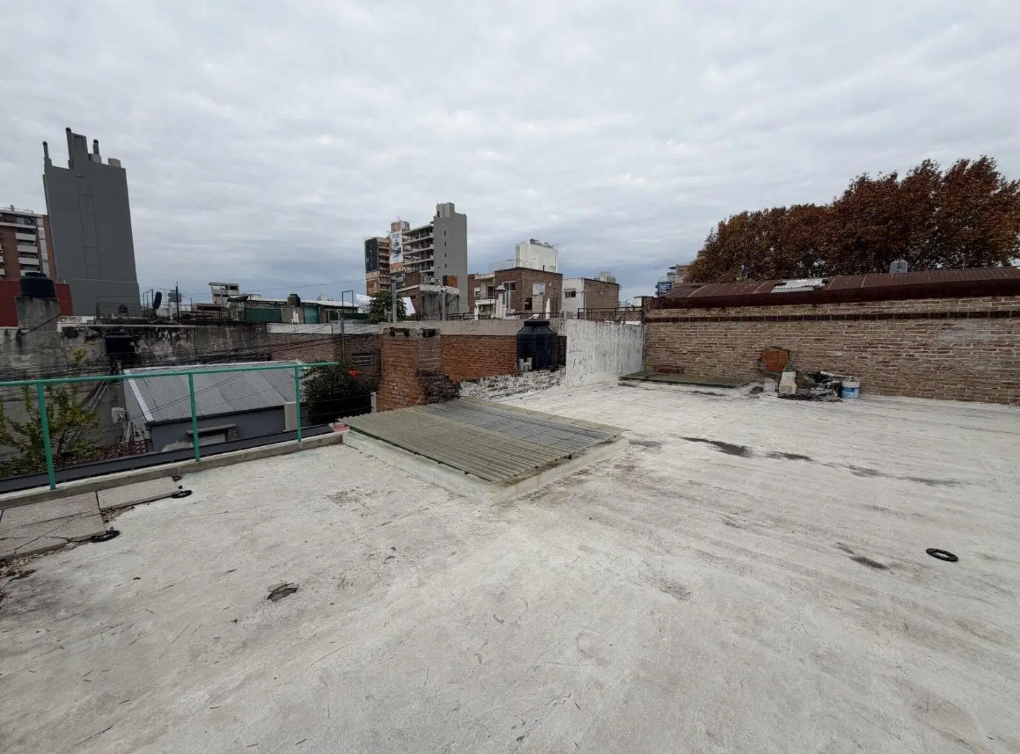 ALQUILER GALPÓN CON TERRAZA 2