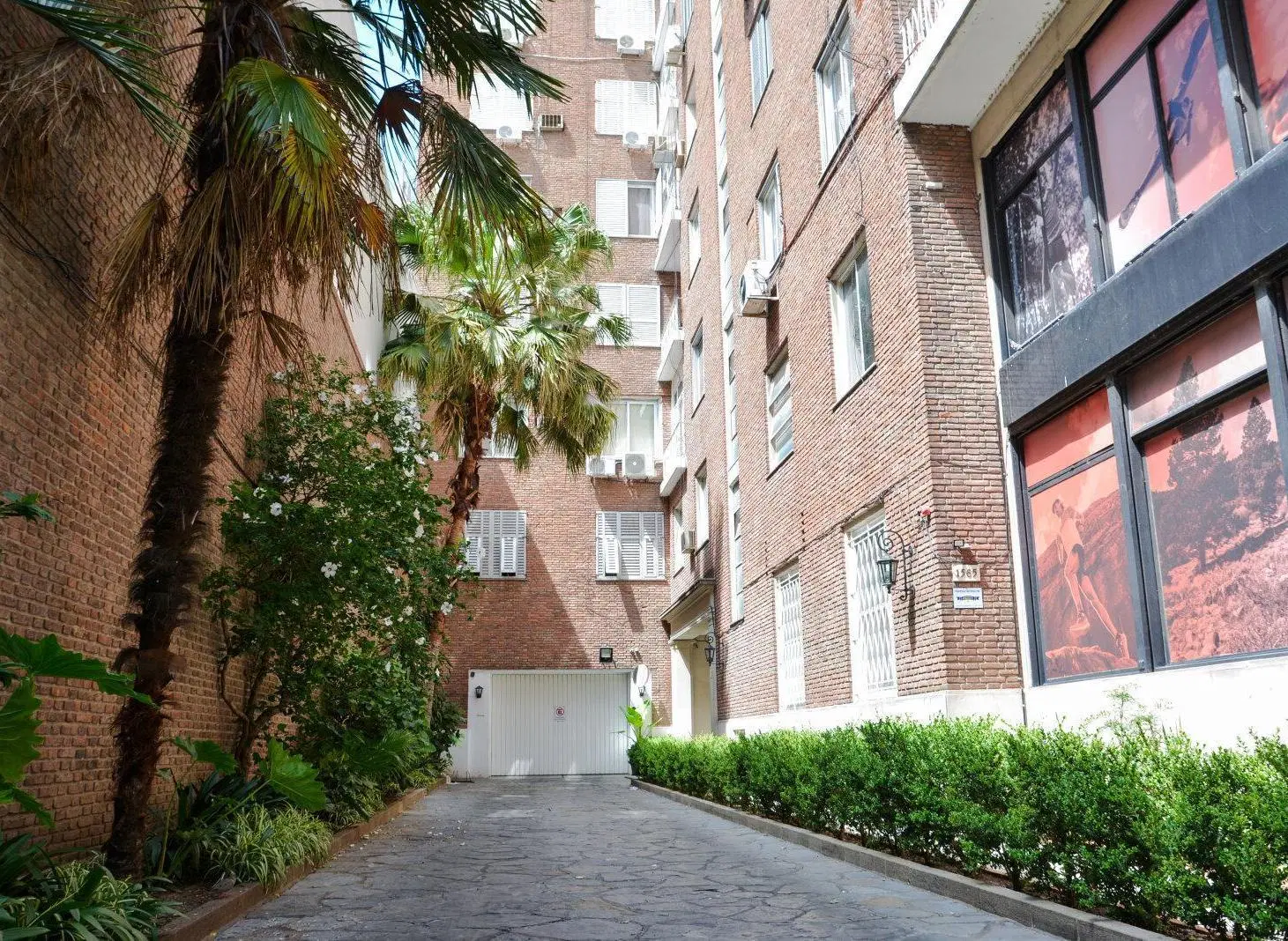 LOCAL PREMIUM FRENTE A PLAZA PRINGLES- ZONA CENTRO 5