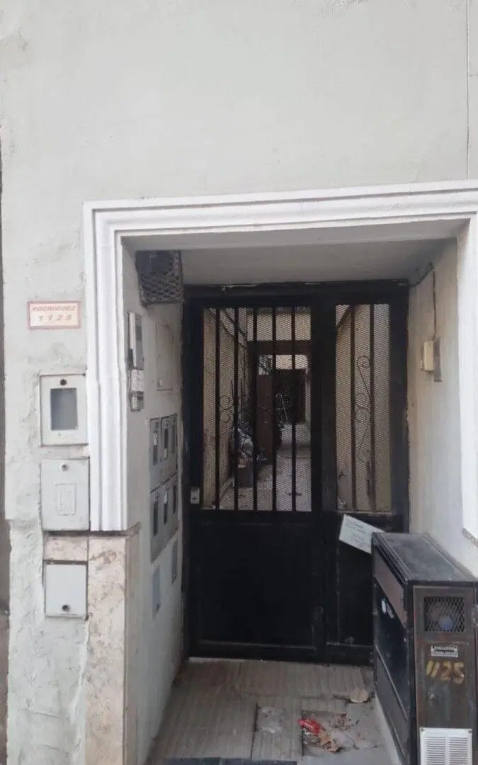 Venta departamento de pasillo 2 dormitorios- Zona Lourdes 2