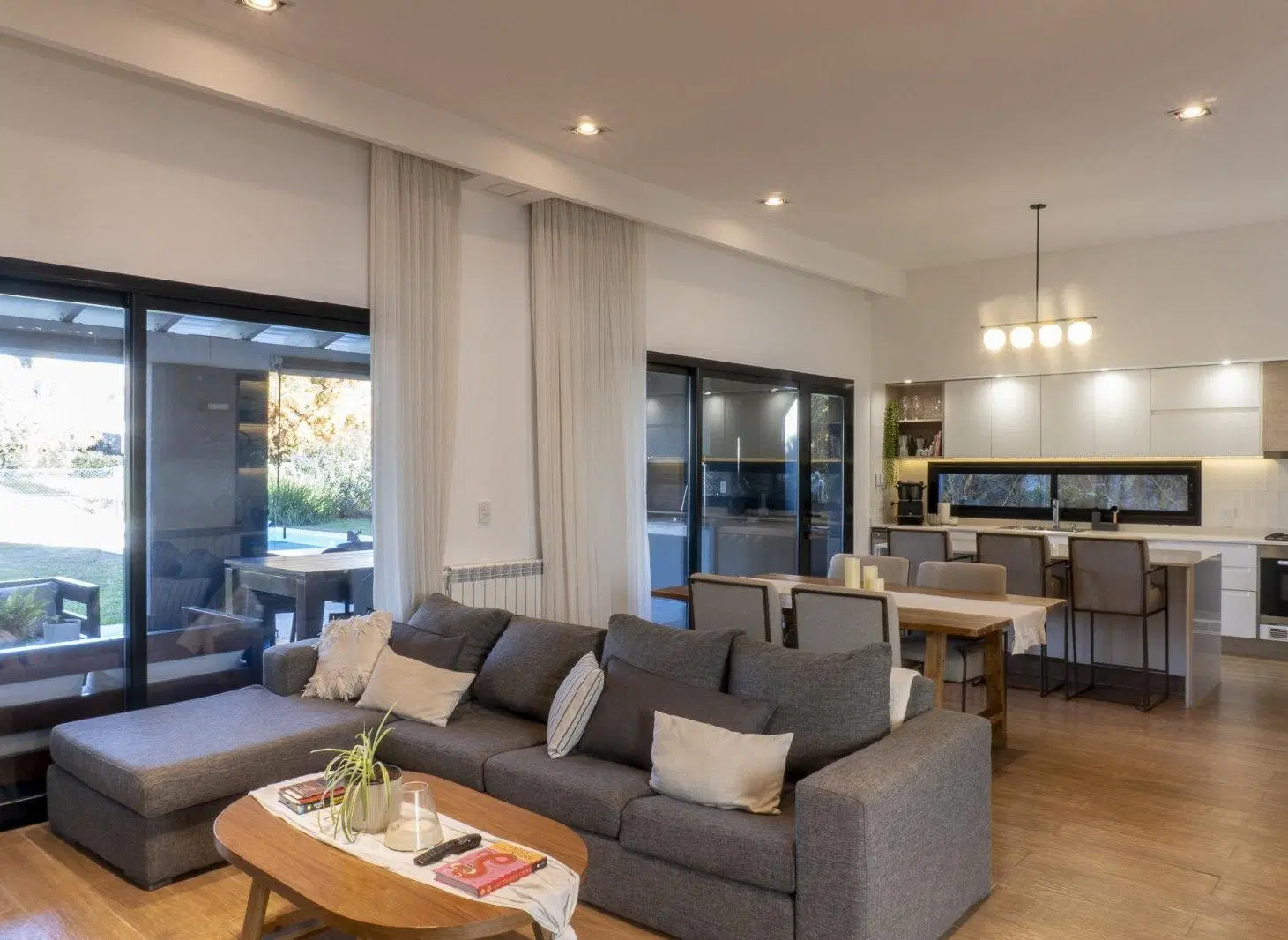 CASA 3 DORMITORIOS EXCELENTE UBICACIÓN- SAN SEBASTIAN 5