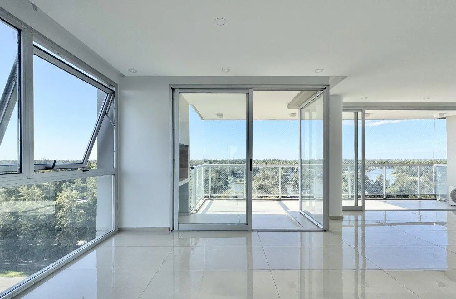 Alquiler. Departamento 3 dormitorios, 2 cocheras, Amenities. Fisherton 4