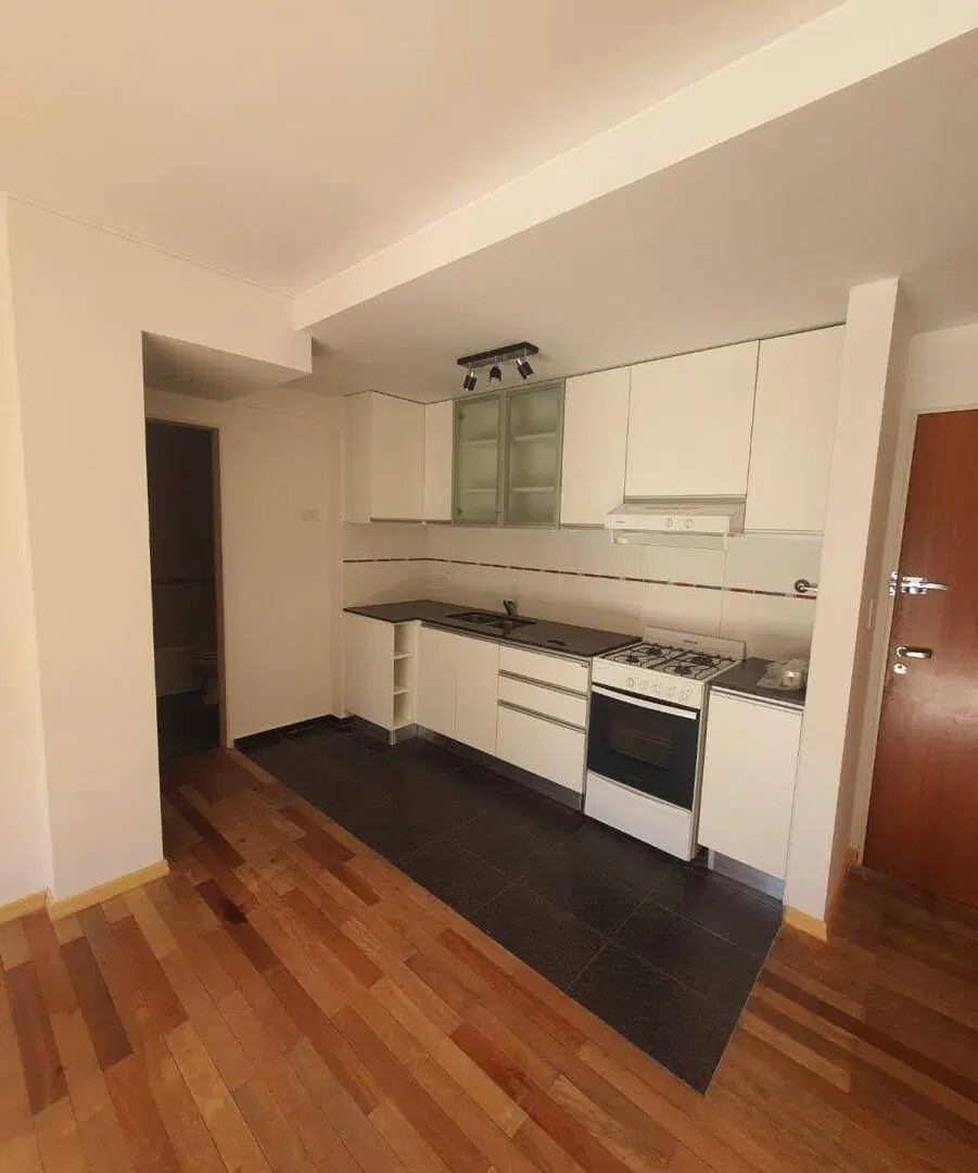 ALQUILER DEPTO 1 DORMITORIO CON BALCÓN 3
