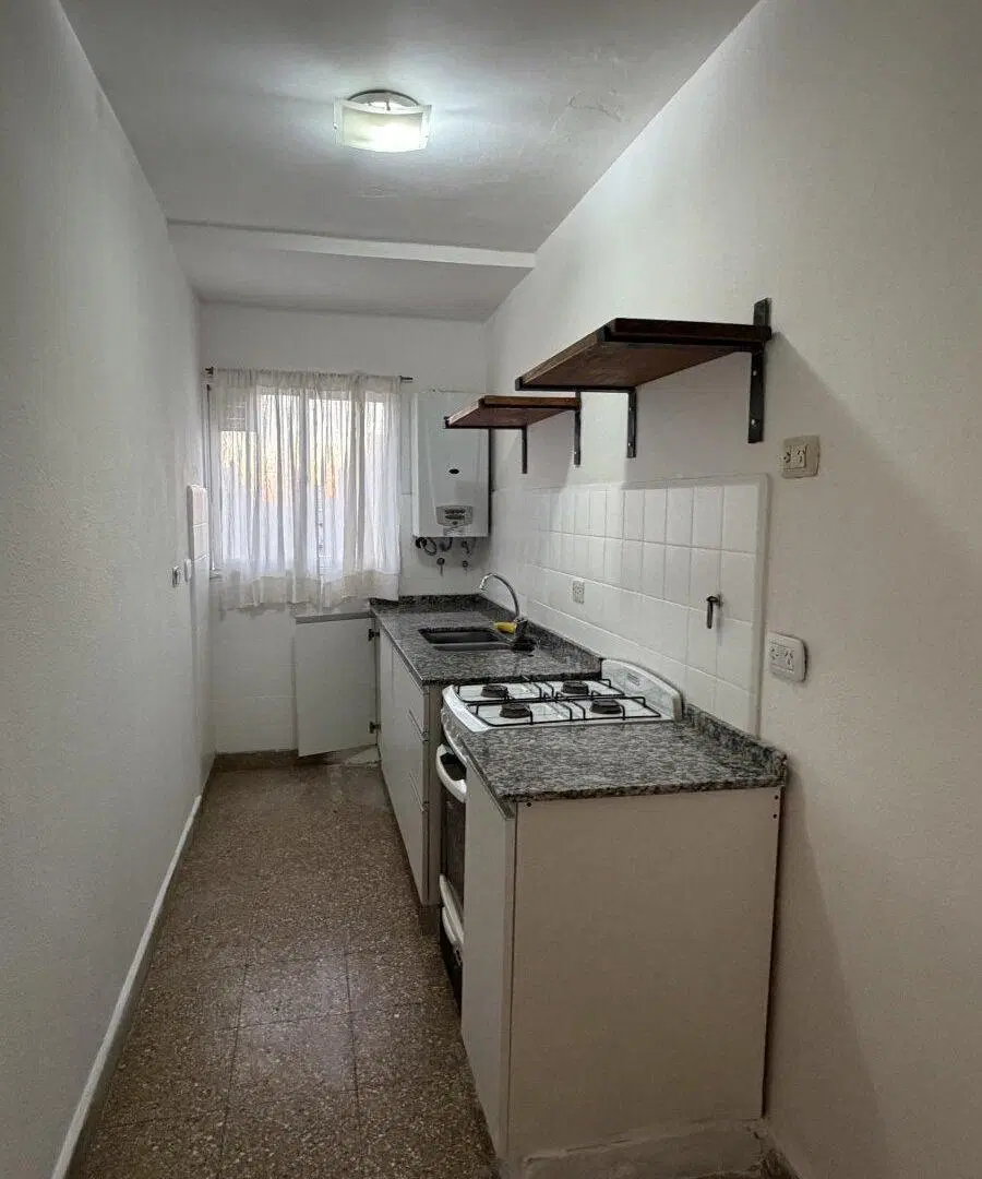 Venta. Departamento un dormitorios. Zona río. Con Balcón 3