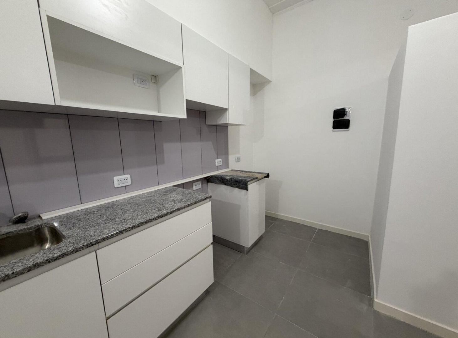 Foto de Casa de Pasillo 1 dormitorio con patio, imagen 1