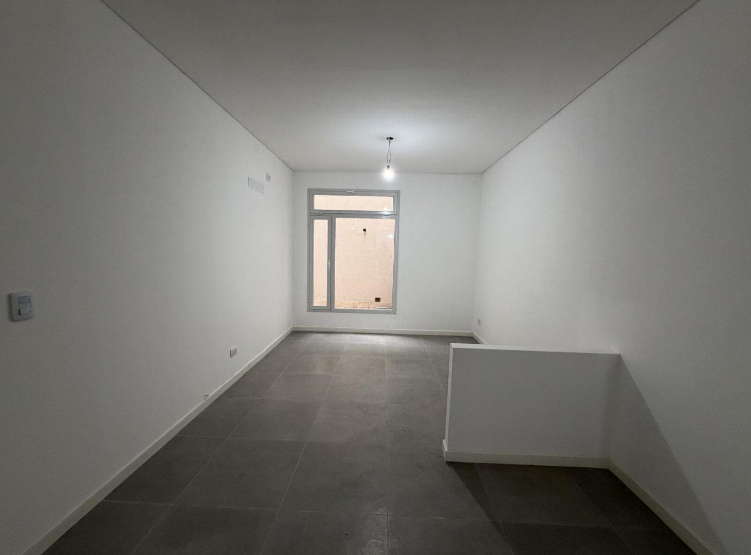 Foto de Casa de Pasillo 1 dormitorio con patio, imagen 2