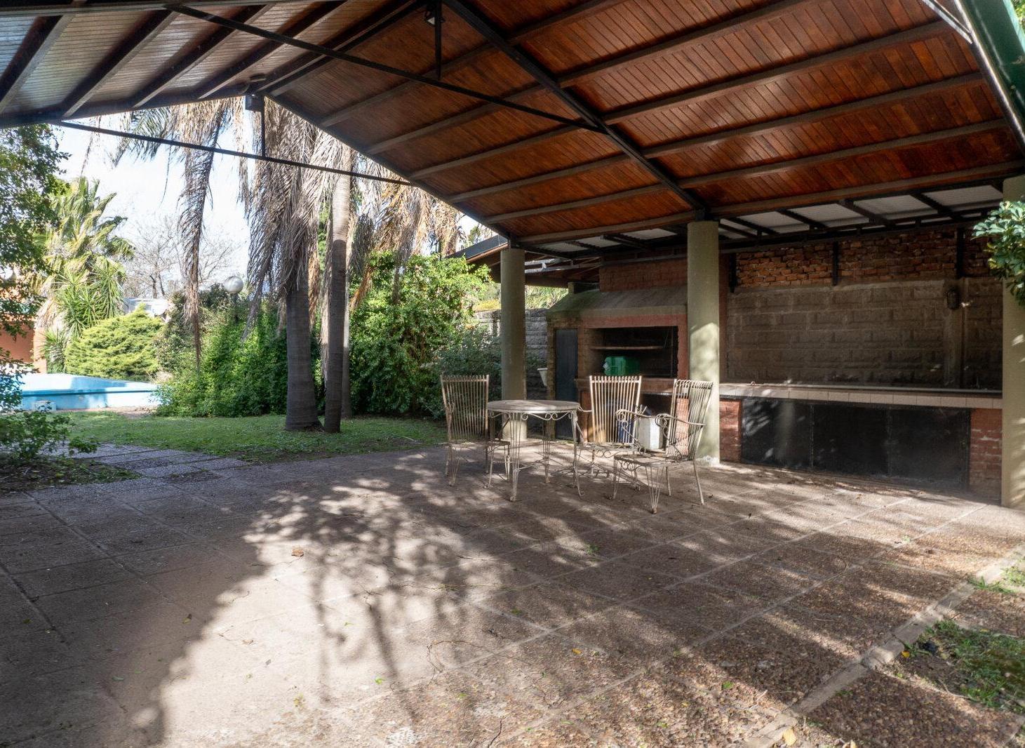 Foto de VENTA CADA DE DOS DORMITORIOS CON QUINCHO Y PILETA, imagen 1