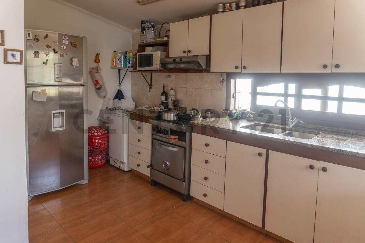Venta - Casa 4 Dorm. - La Florida 3