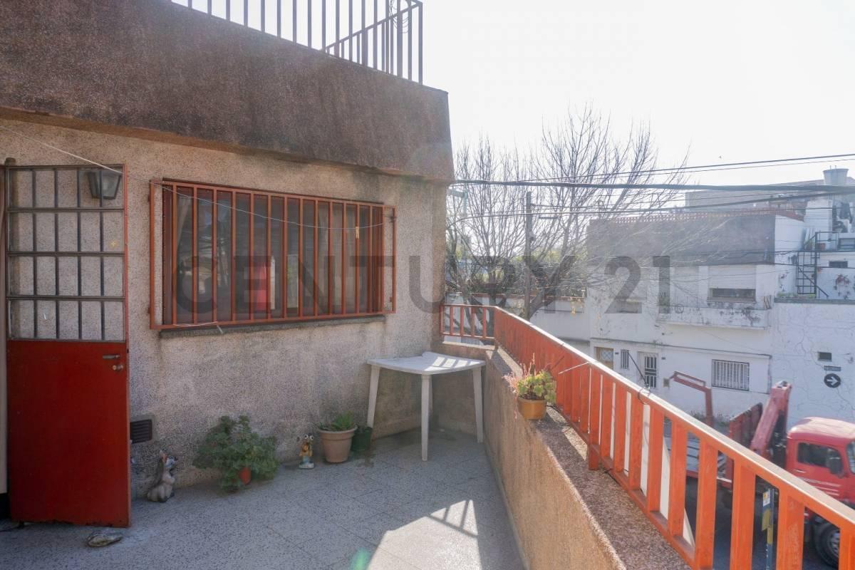 VENTA CASA 2 DORMITORIOS Y LOCAL COMERCIAL !