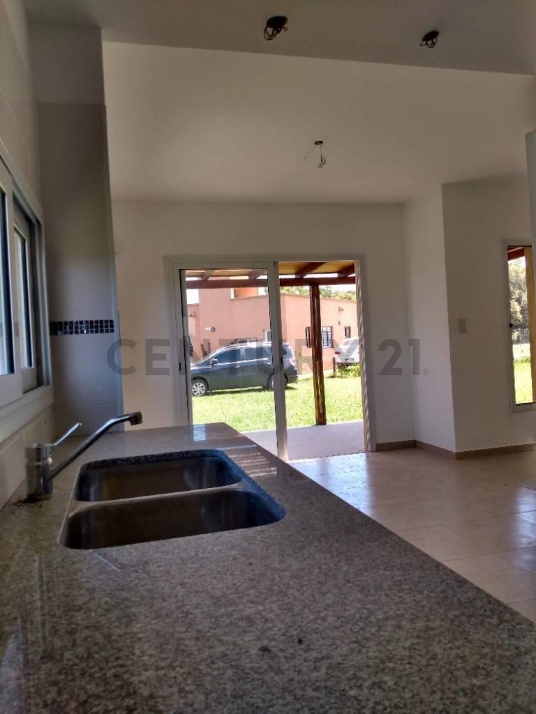 VENTA - CASA 2 DORMITORIOS - FUNES