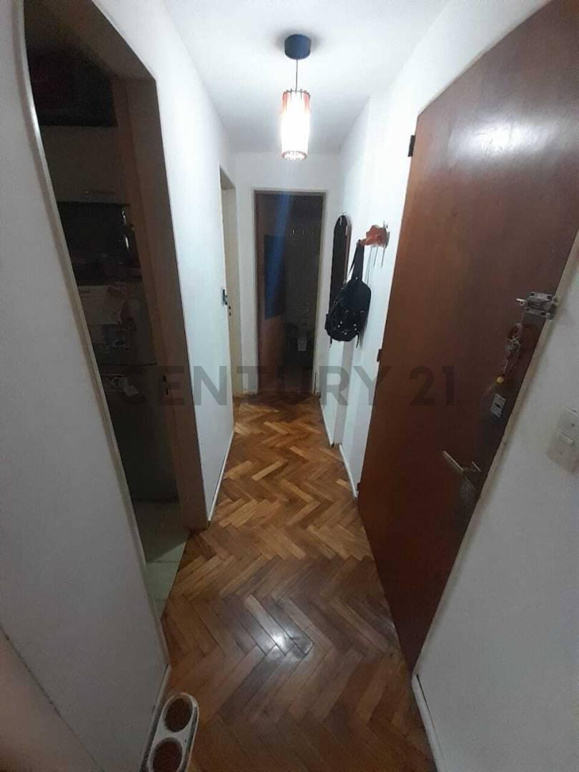 Venta - Departamento de Estilo - 1 Dormitorio - Rosario Centro 2