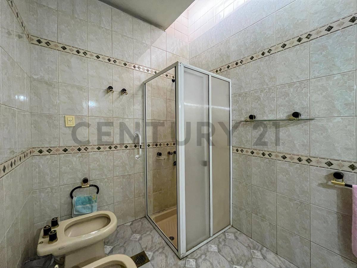 Venta de Casa 3 Dorm. - 5 Ambientes - Granadero Baigorria 2
