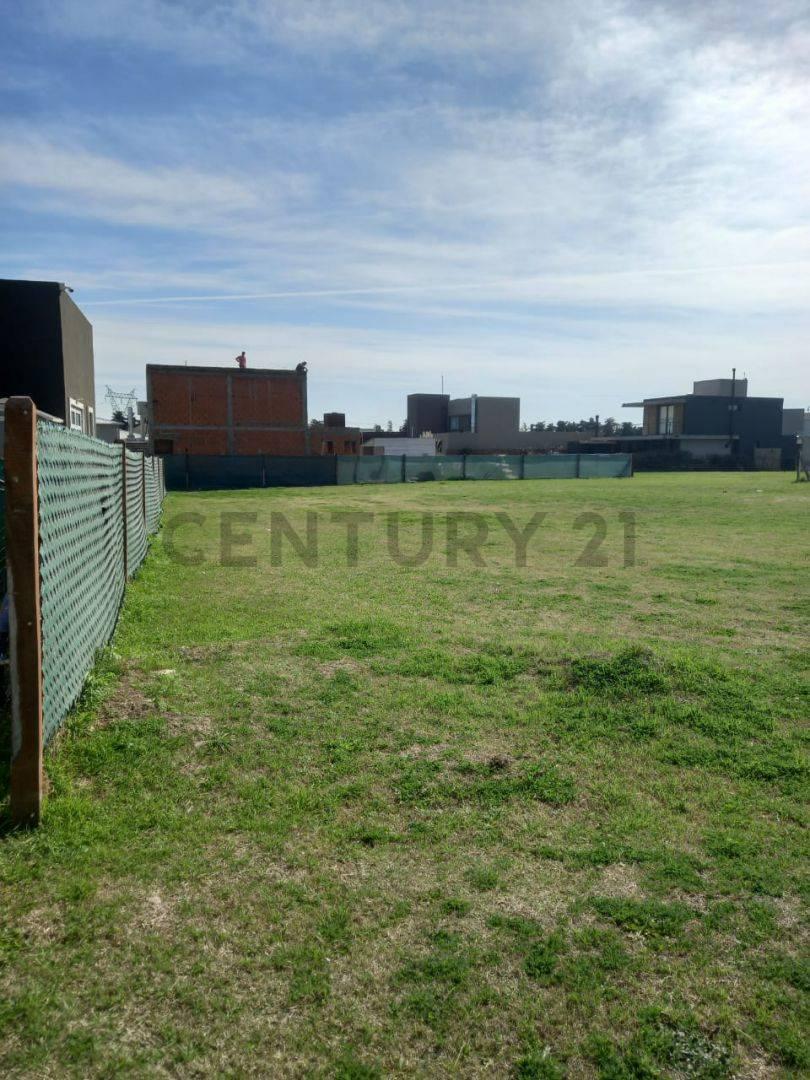 Venta - Lote en Pueblo Esther - Barrio Brisanova 1