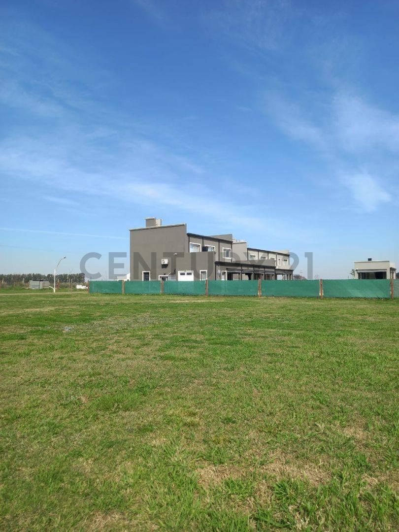 Venta - Lote en Pueblo Esther - Barrio Brisanova 4