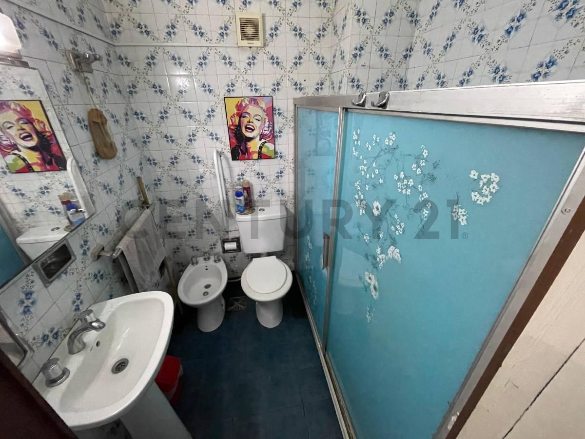 Venta - Departamento de 3 Dorm. con Balcon Al Frente - Bella Vista, Rosario 5