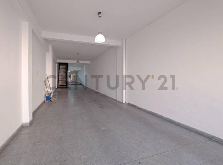 DEPOSITO Y OFICINAS - PH DE 3 DORMITORIOS - TERRAZA - COCHERAS - REPUBLICA DE LA SEXTA 1