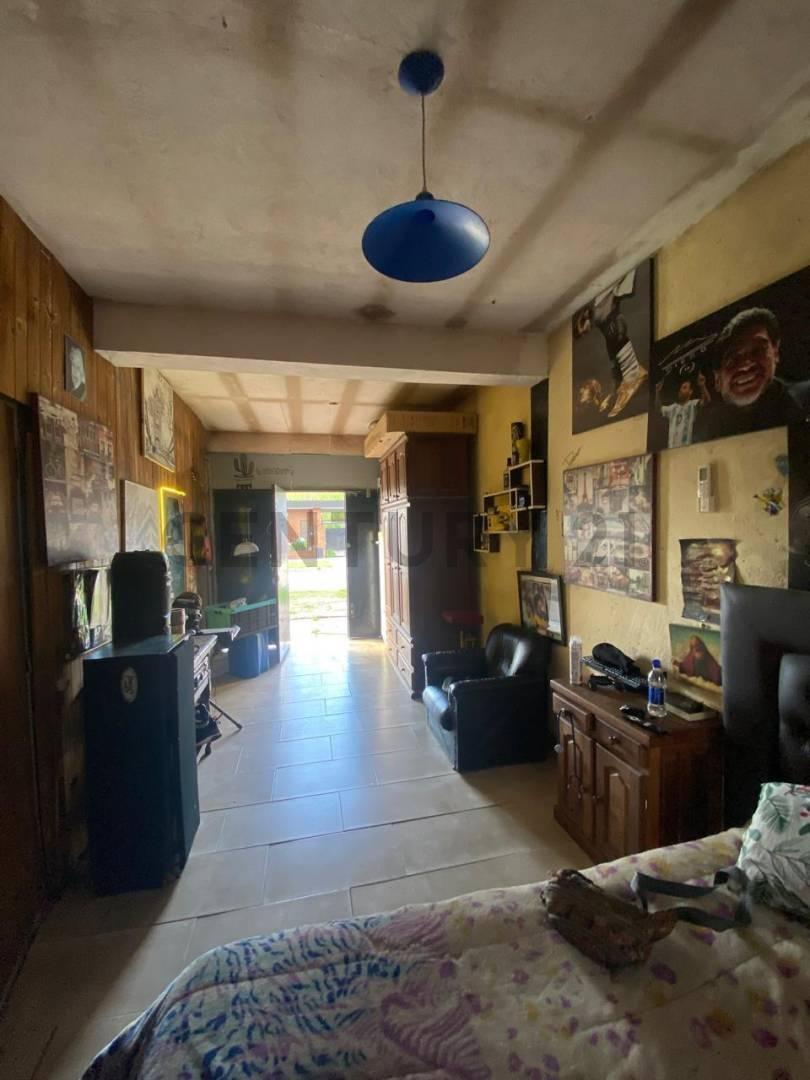 Foto de Venta de Casa a reciclar con patio grande en Soldini, imagen 4