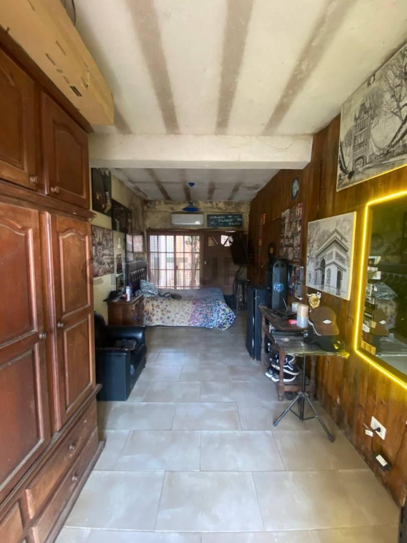 Foto de Venta de Casa a reciclar con patio grande en Soldini, imagen 3