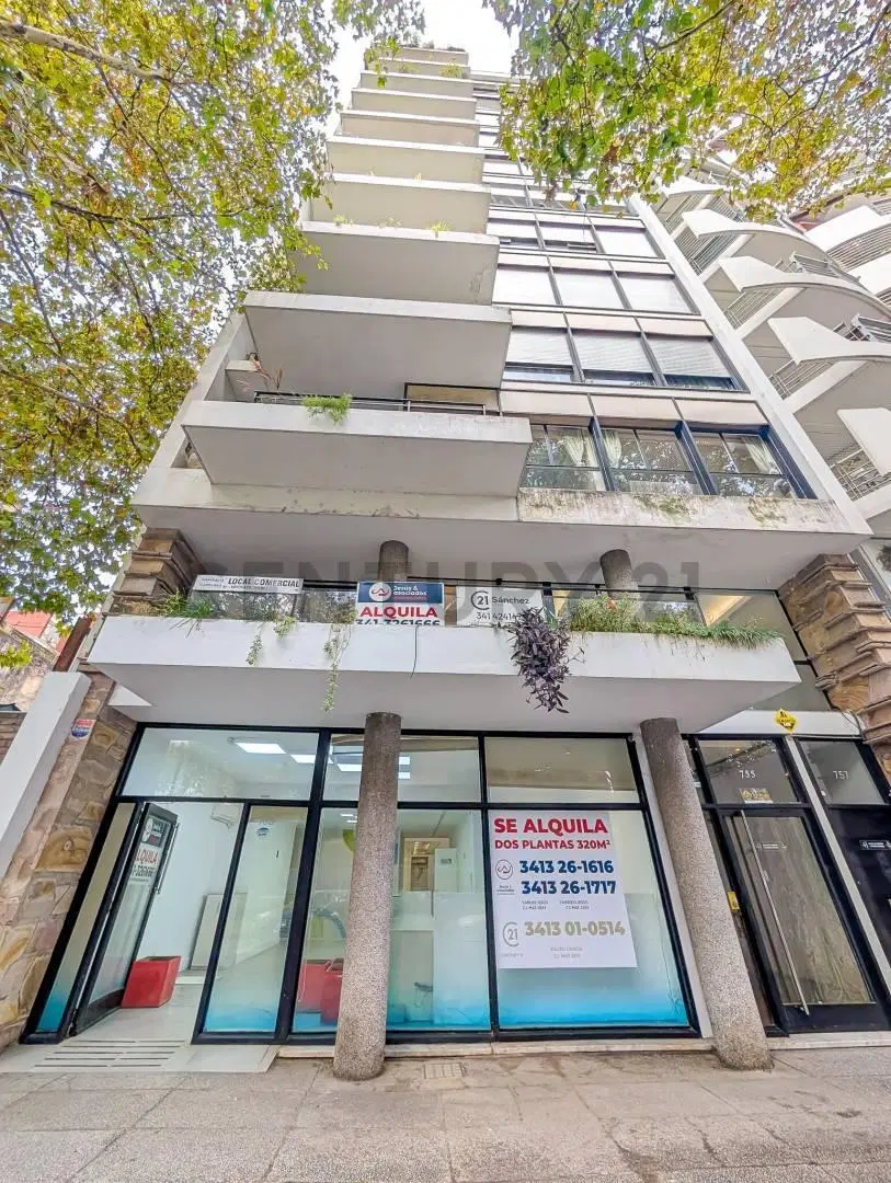 LOCAL COMERCIAL | PLANTA BAJA Y ENTREPISO | 340 M2 | USO PROFESIONAL | PATIOS | BV. OROÑO 3