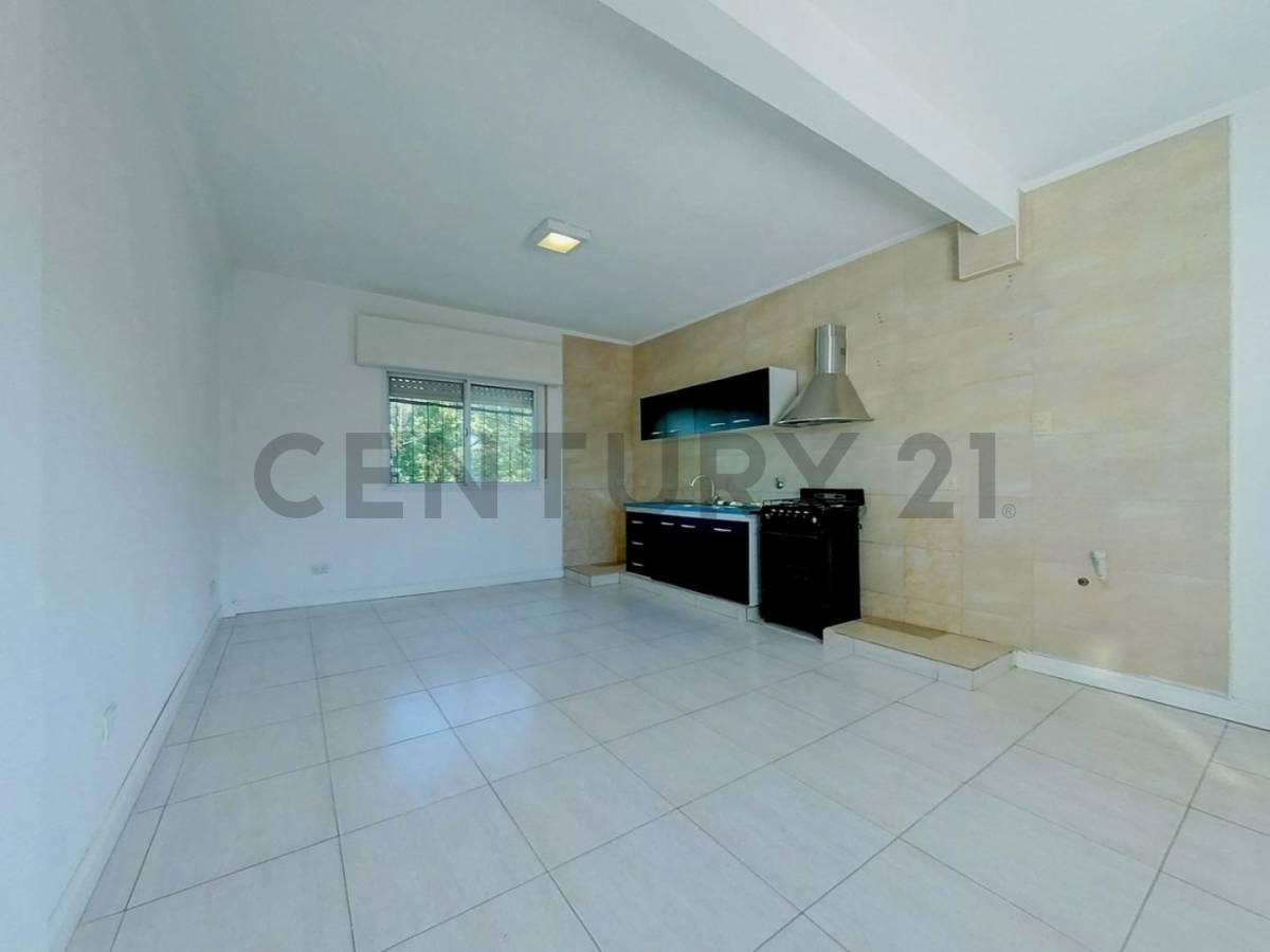 ALQUILER - DEPARTAMENTO - PLANTA ALTA - 3 AMBIENTES - EMPALME GRANEROS, ROSARIO