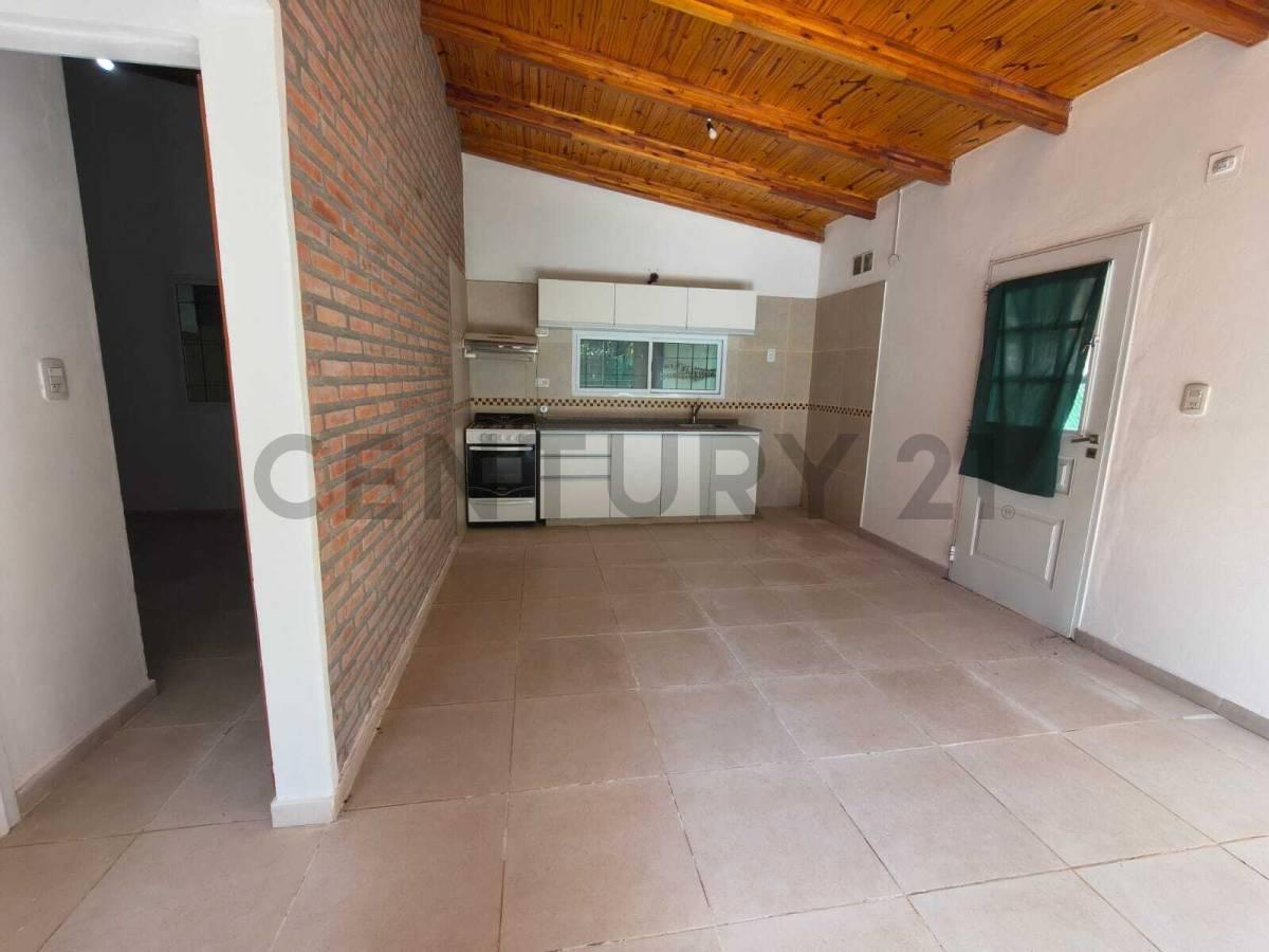 Foto de CASA | 3 AMBIENTES | GRAN PARQUE | EXCELENTE UBICACIÓN | PARRILLERO |, imagen 2