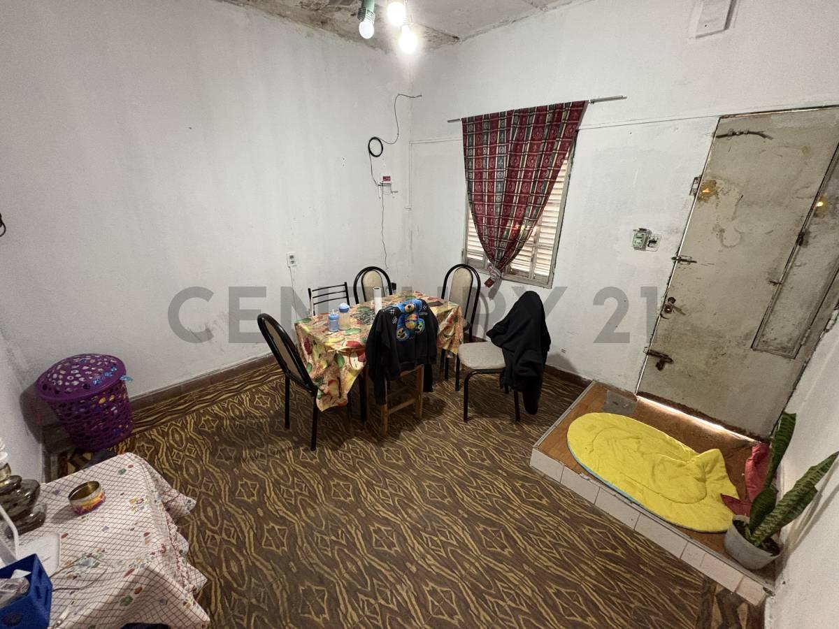 Foto de VENTA - CASA CON DOS DEPARTAMENTOS INTERNOS - ROSARIO, imagen 4