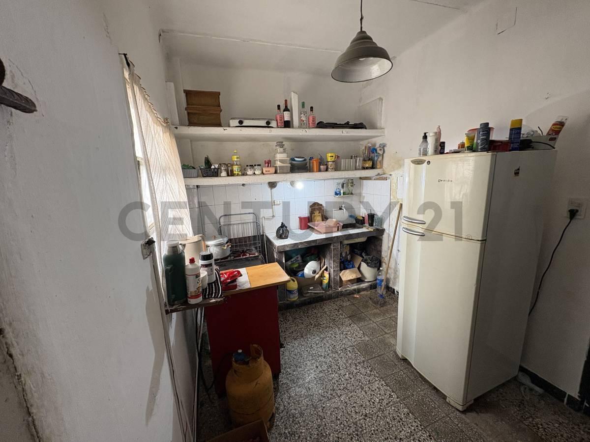 Foto de VENTA - CASA CON DOS DEPARTAMENTOS INTERNOS - ROSARIO, imagen 3