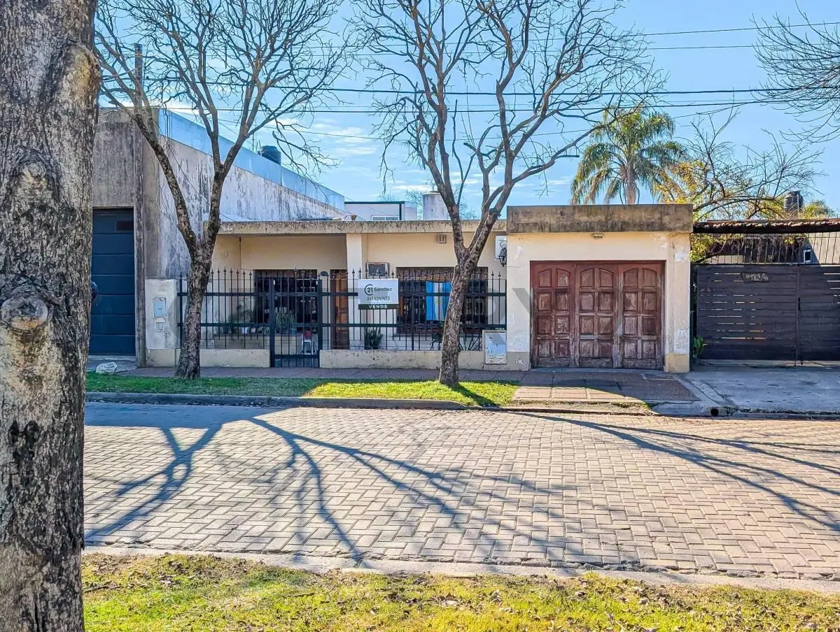 CASA | 3 DORMITORIOS | QUINCHO | COCHERA| FUNES CENTRO 4