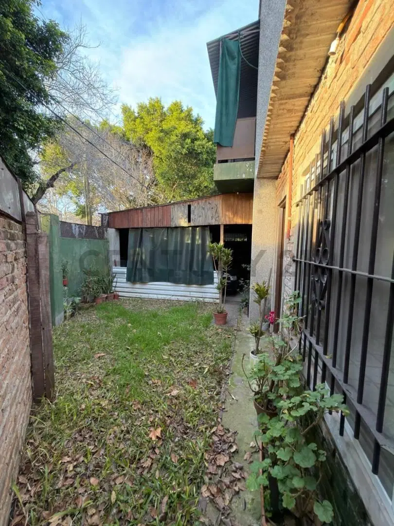 Venta - Casa 4 dormitorios con cochera - Rosario 2