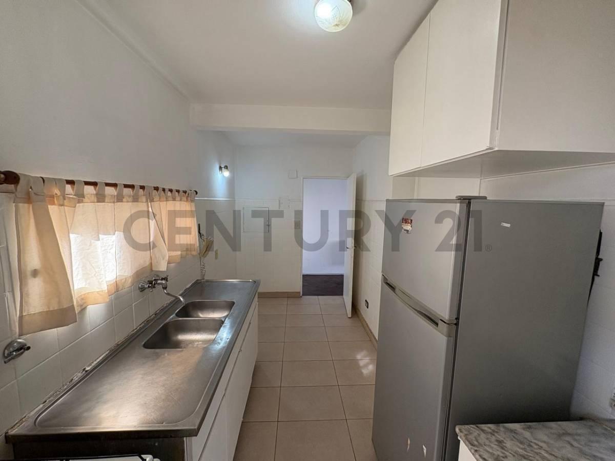 Foto de VENTA DEPARTAMENTO - 2 DORMITORIOS - BALCÓN - CENTRO, imagen 5