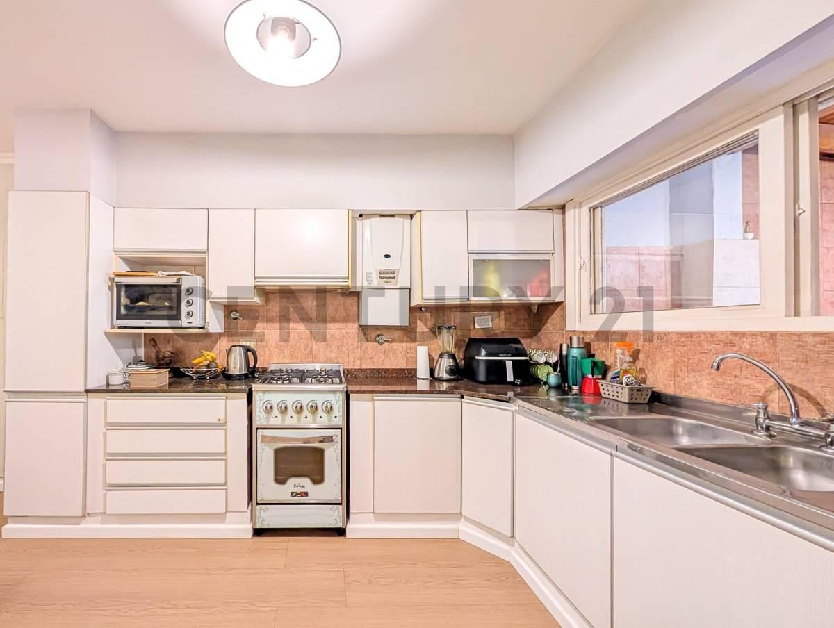 Foto de CASA VENTA | 3 DORMITORIOS, COCHERA Y PILETA| ROSARIO, imagen 2