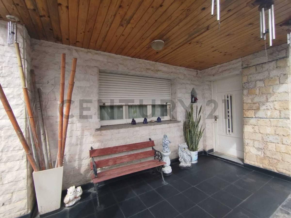 CASA EN VENTA 2 DORMITORIOS- SANFORD SANTA FE