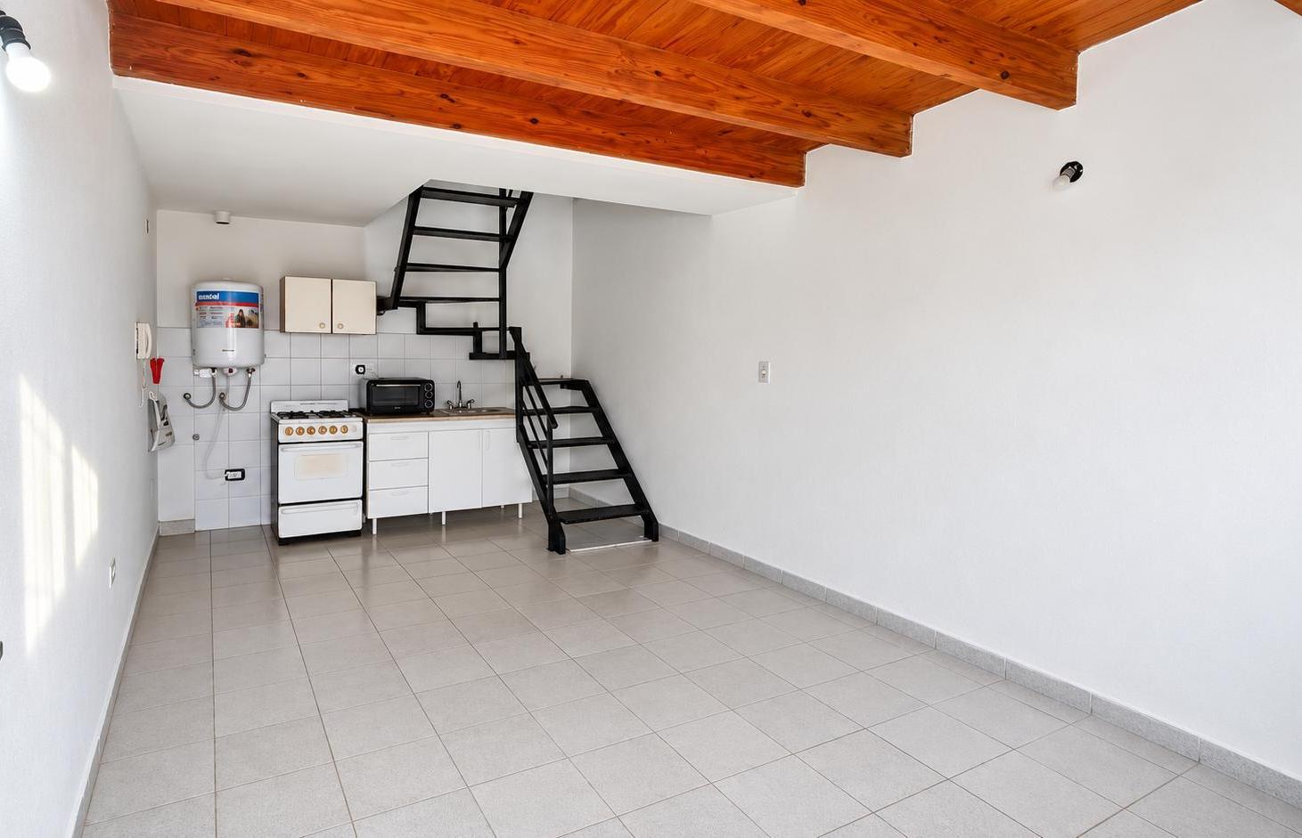 Foto de Venta - Departamento 1 dormitorio - Duplex - con patio - Rosario, imagen 1