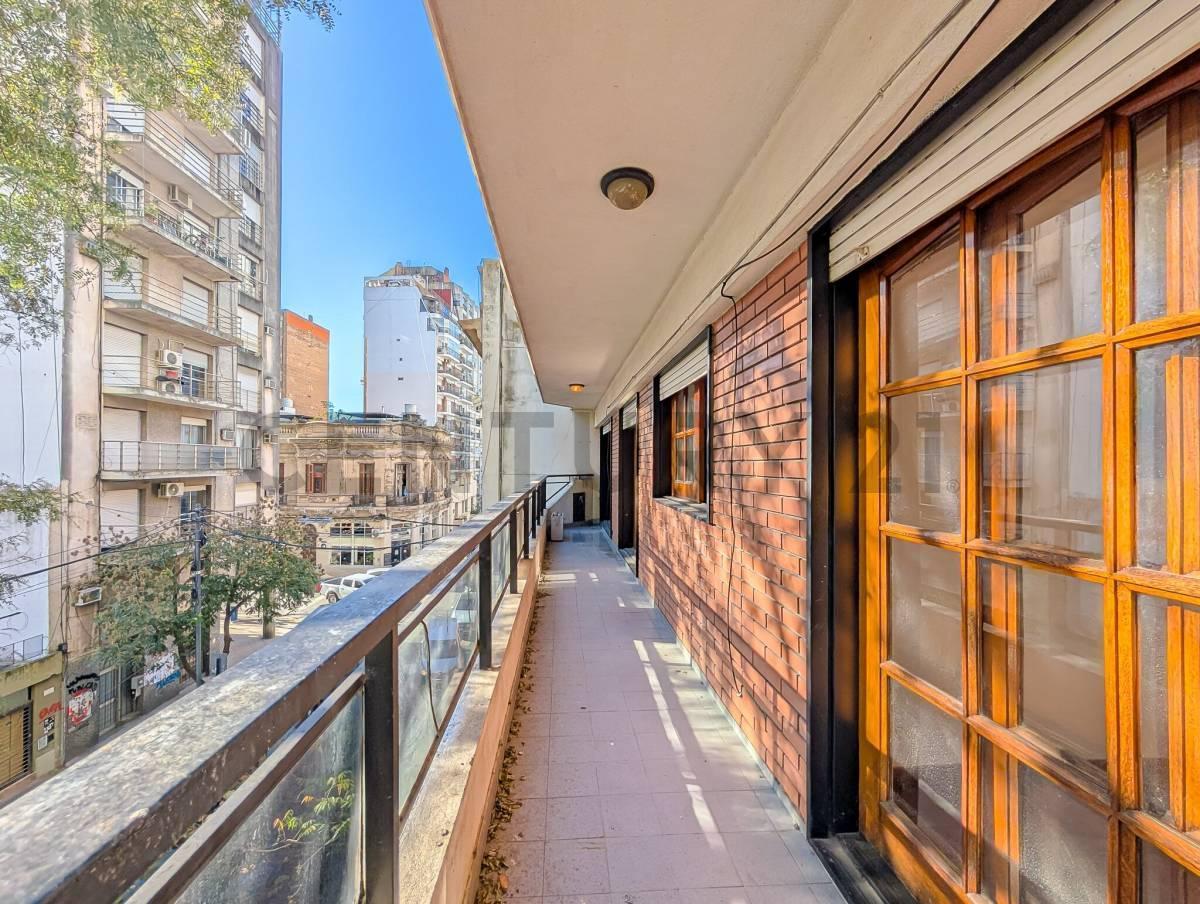 Foto de VENTA DEPARTAMENTO - 3 DORMITORIOS - BALCÓN AMPLIO - CENTRO ROSARIO, imagen 2