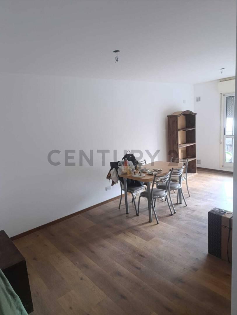 Foto de Alquiler - Departamento al frente con balcón 2 dormitorios zona centro, imagen 5