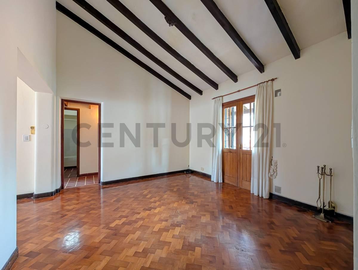 Foto de VENTA - PH - 4 AMBIENTES -TERRAZA EXCLUSIVA - BALCON - PATIO - MARTIN, imagen 2