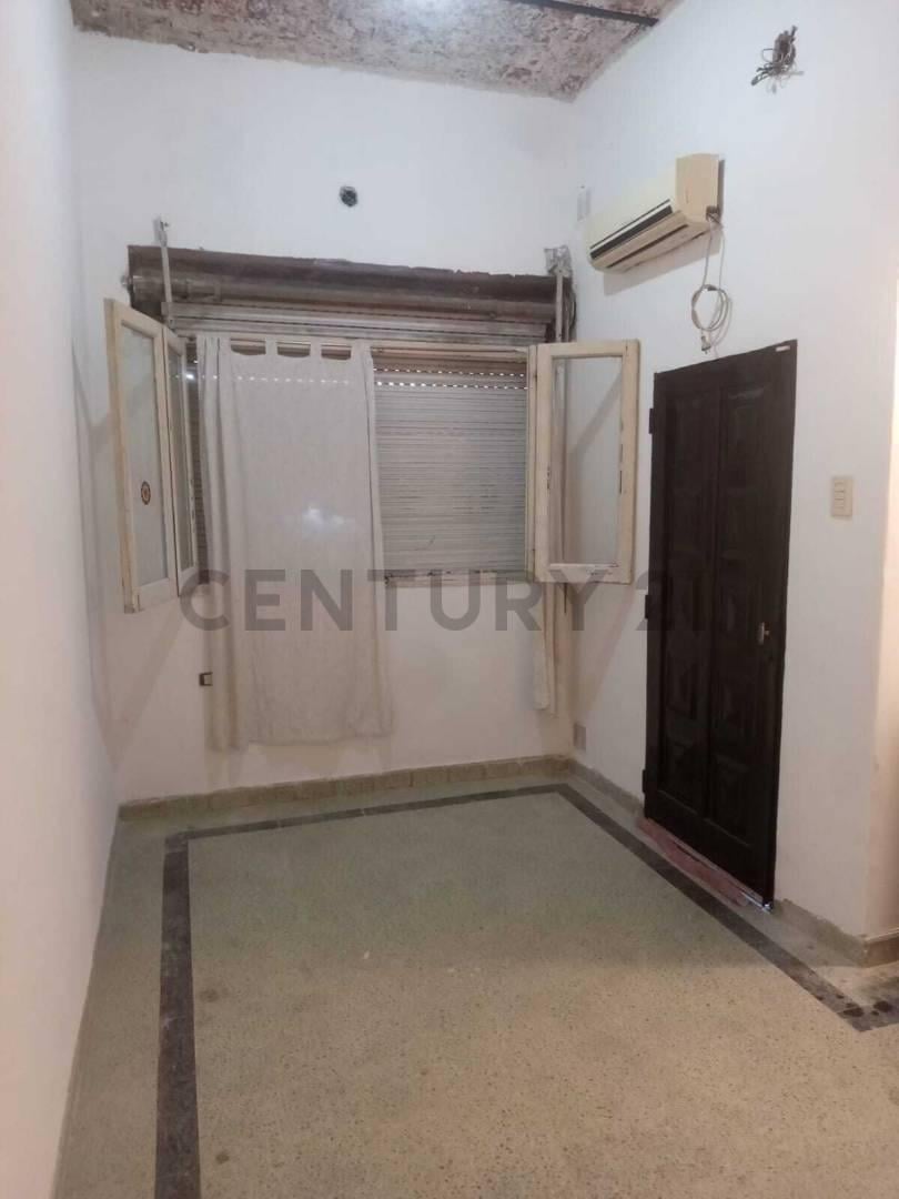 Foto de VENTA CASA - 2 DORMITORIOS - BARRIO CINCO ESQUINAS - ROSARIO - SANTA FE, imagen 3