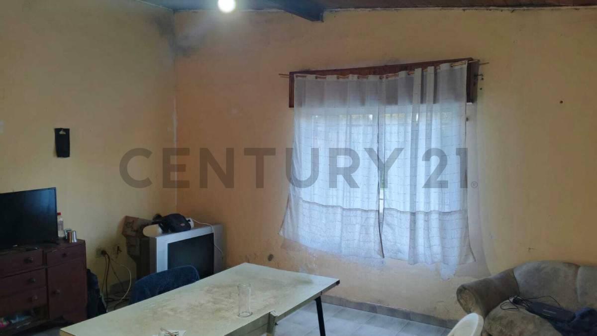 Foto de EN VENTA "OPORTUNIDAD" CASA 2 DORMITORIOS - SAN JERÓNIMO SUD, imagen 4