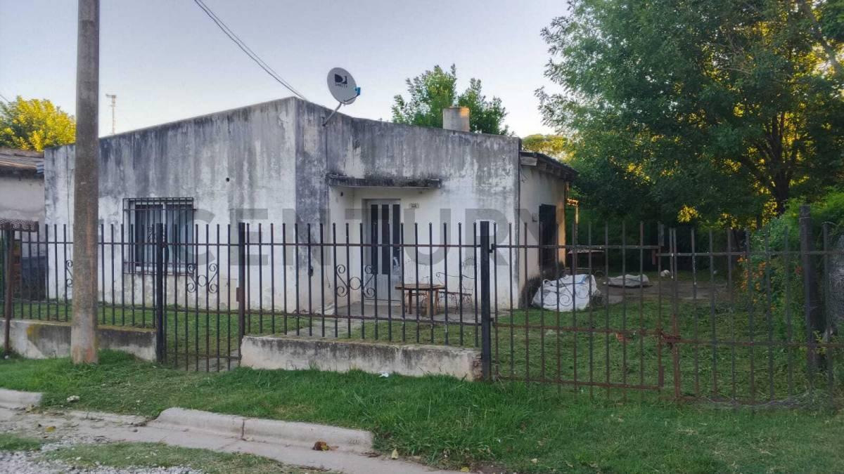 Foto de EN VENTA "OPORTUNIDAD" CASA 2 DORMITORIOS - SAN JERÓNIMO SUD, imagen 2