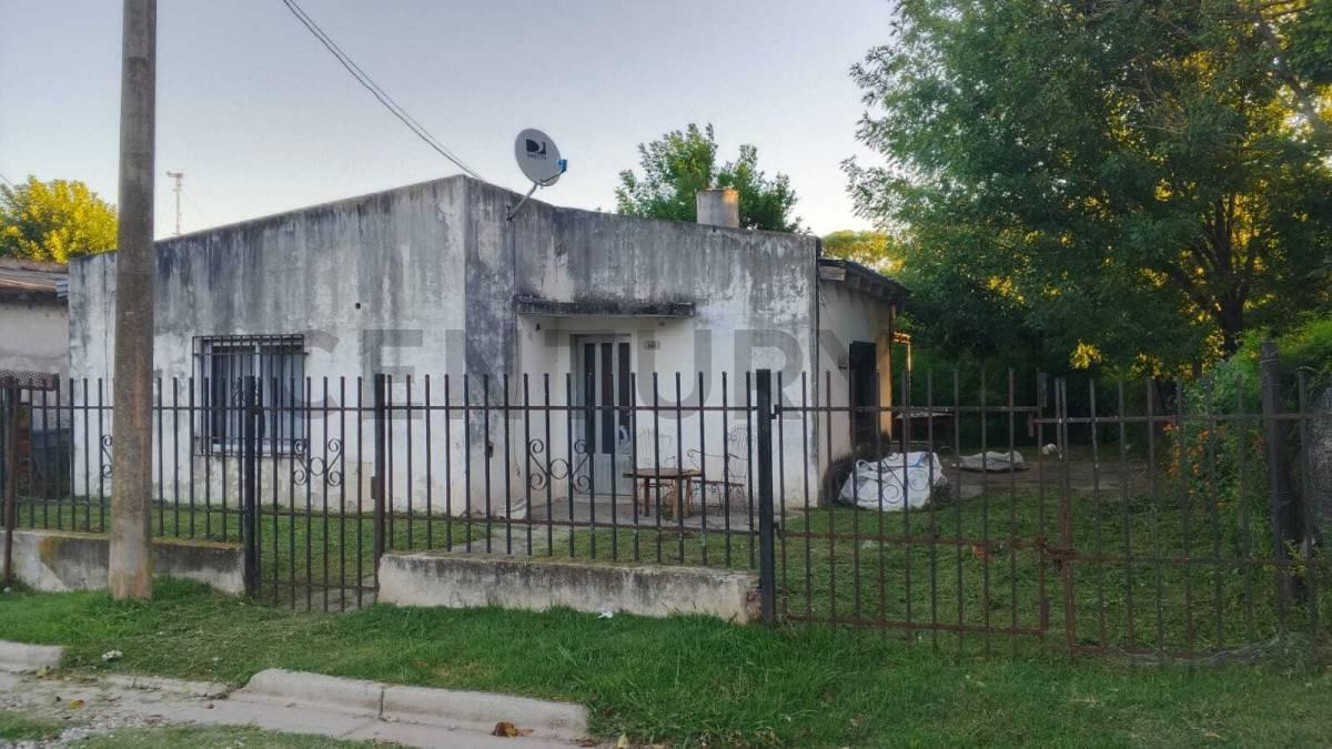 Foto de EN VENTA "OPORTUNIDAD" CASA 2 DORMITORIOS - SAN JERÓNIMO SUD, imagen 1