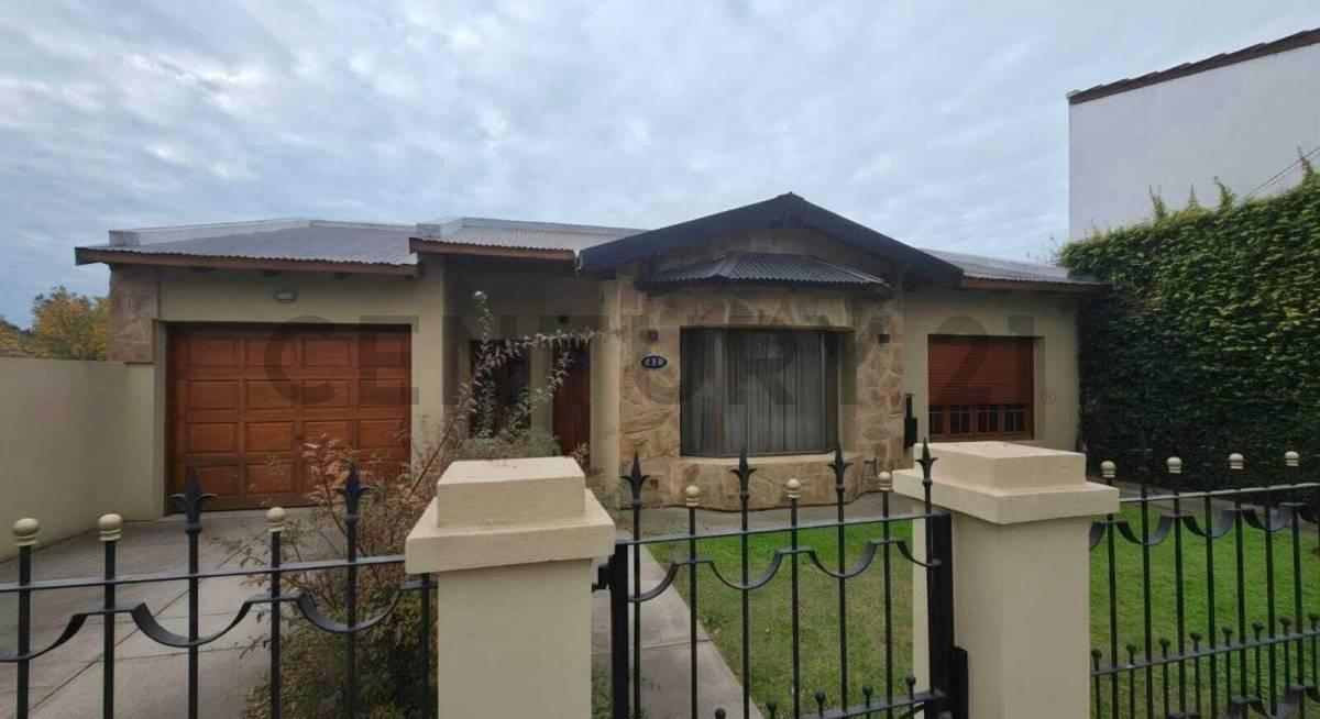 Foto de EN VENTA CASA RESIDENCIAL - SAN JERÓNIMO SUD!!!, imagen 1