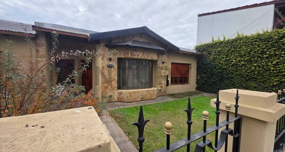 Foto de EN VENTA CASA RESIDENCIAL - SAN JERÓNIMO SUD!!!, imagen 2