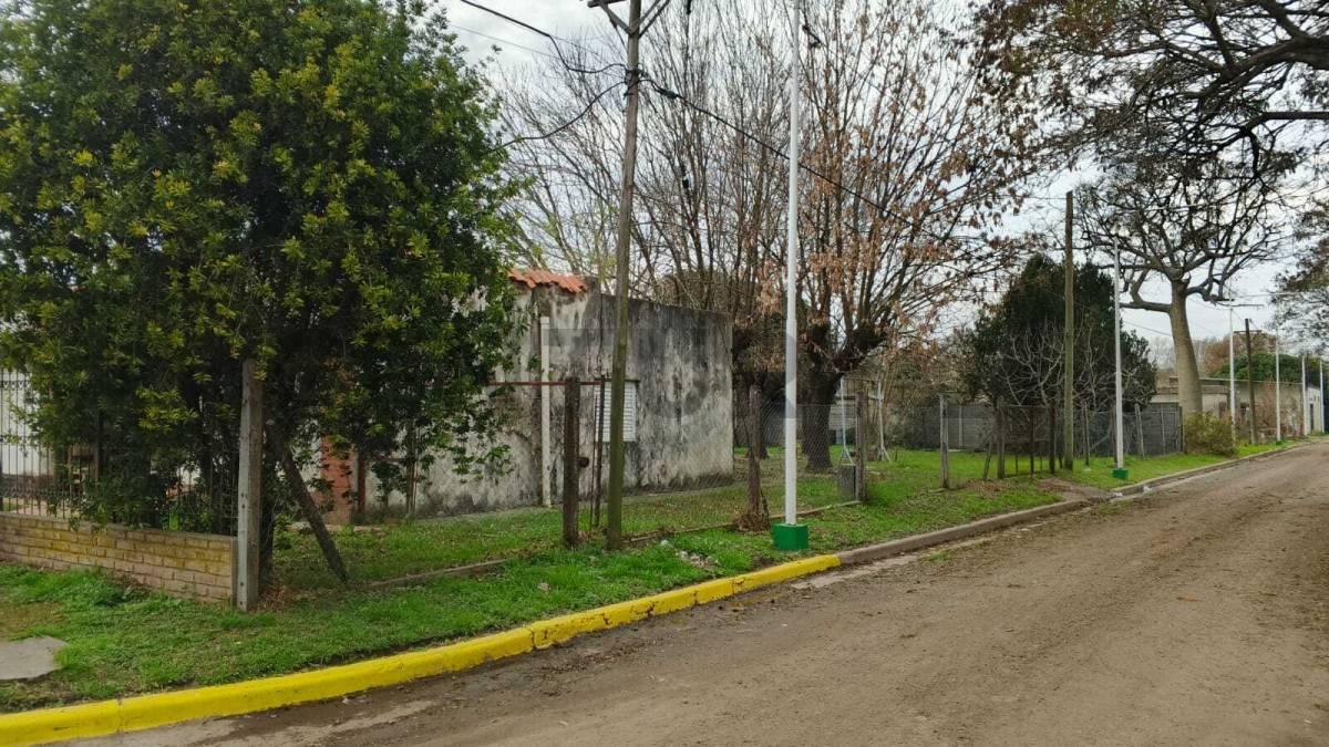Foto de Venta - Casa A Reciclar - San Jerónimo Sud - 654 M2, imagen 2