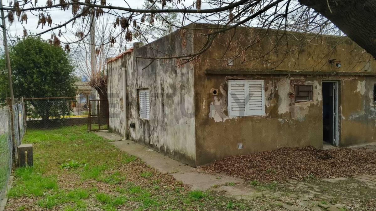 Foto de Venta - Casa A Reciclar - San Jerónimo Sud - 654 M2, imagen 4