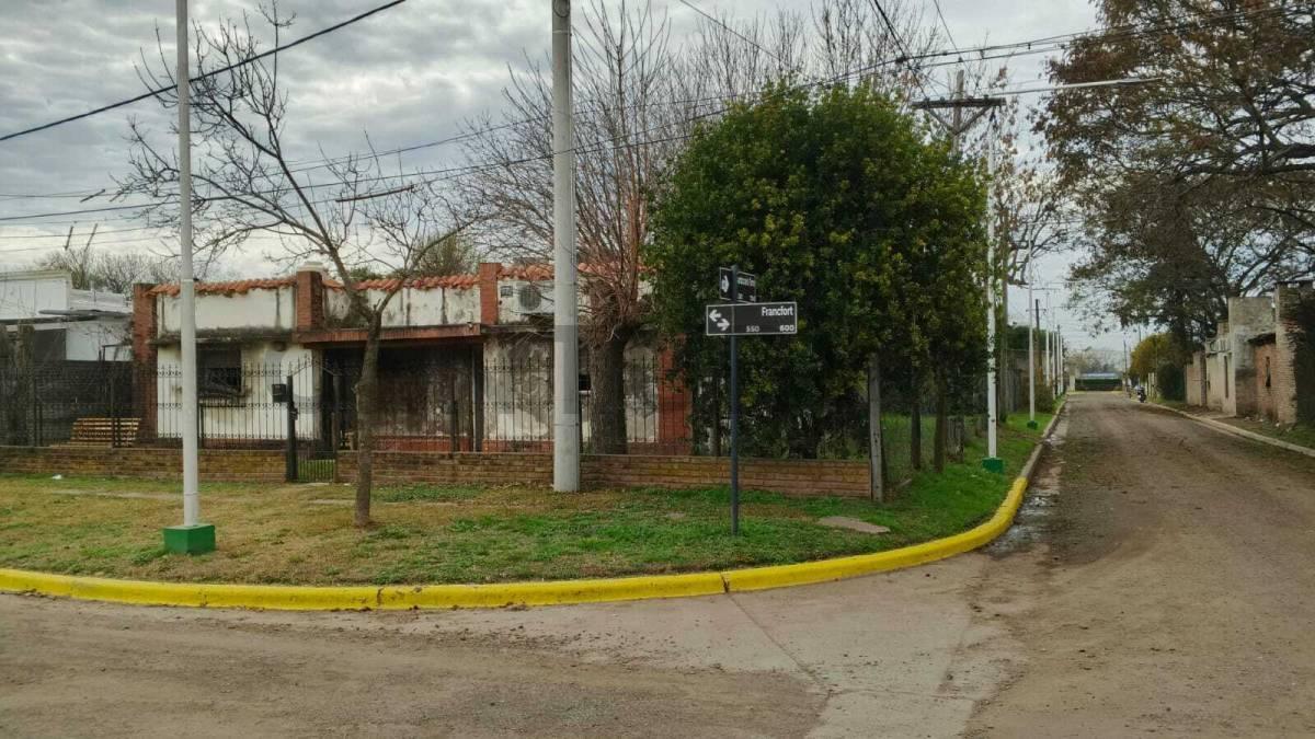 Foto de Venta - Casa A Reciclar - San Jerónimo Sud - 654 M2, imagen 5